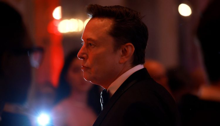 Elon musk at mar a lago .jpg