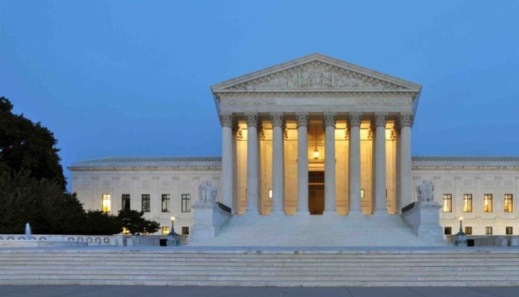 Panorama of united states supreme court building at dusk scaled e1741188749969 1000x600.jpeg