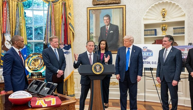 President trump announces washington d.c. will host the 2027 nfl draft p20250505mr 0265.jpg