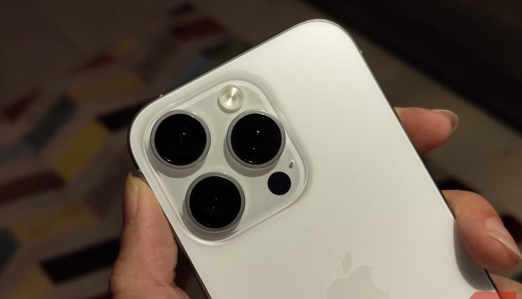 Close up shot of an iphone s backside 1.jpg