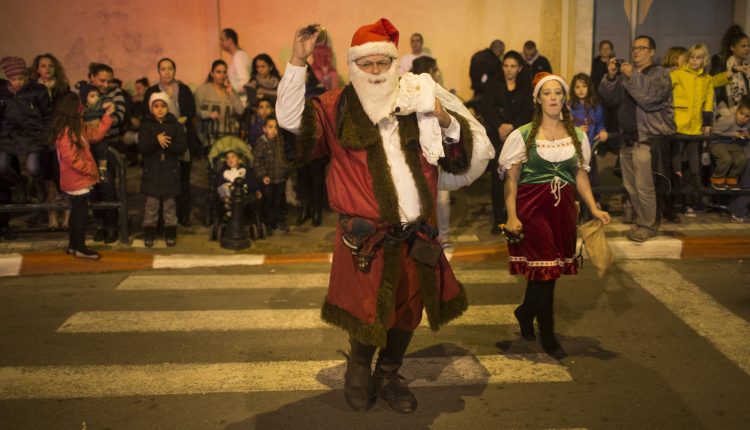 Tel aviv prepares for christmas scaled.jpg