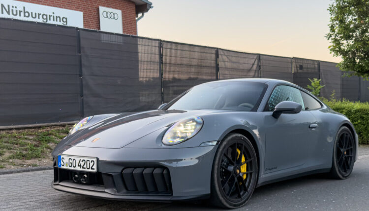 2025 porsche 911 gts t hybrid 1 1152x648.jpg