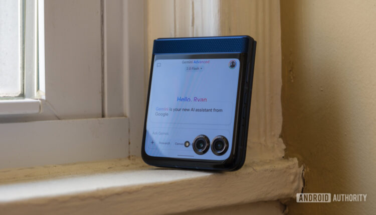 Motorola razr 2025 gemini interface.jpg