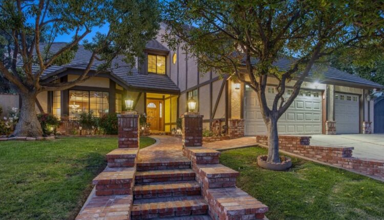 Frontofhouse 2 1200x675.jpg