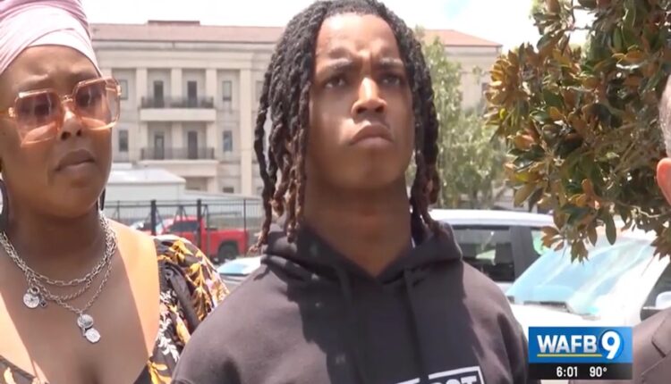 Jt lindsey turning lsu running 109438201.jpg copy.jpg