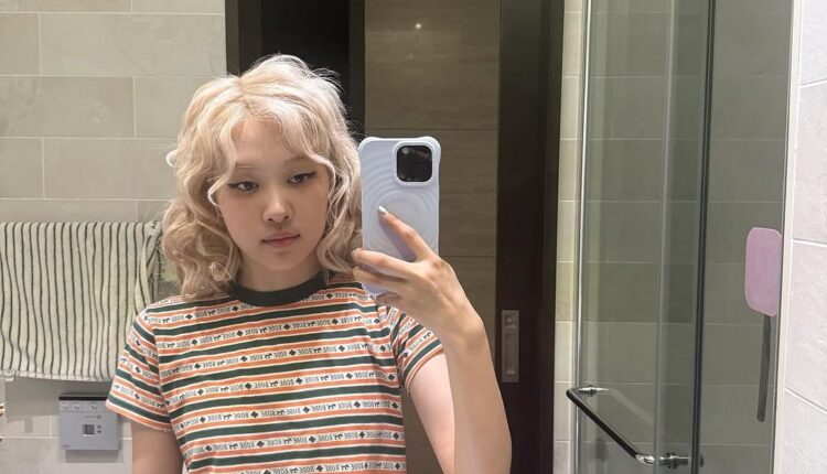 Artist rose accepts mtv vma and thanks herself as my therapist tells me to do every day.jpg