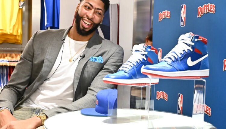 Anthony davis shares why hes wearing protective eyewear on the court 1156775213.jpg