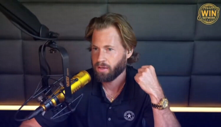 Owen shroyer00086477.jpg