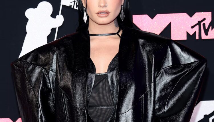 Rs 1200x1200 230912151603 demi2.jpg