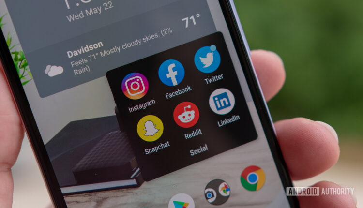 Social media logos facebook twitter instagra reddit linkedin snapchat.jpg