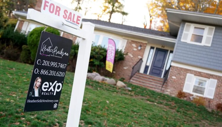 Postinhouse nypostinhouse sale sign house 115207263 e1763083593679.jpg