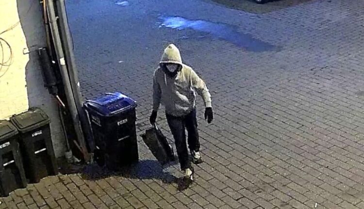 Pipe bomb suspect fbi mo 20210108 1610083324785 hpMain 16x9 1600 e1764858251809 1000x600.jpg