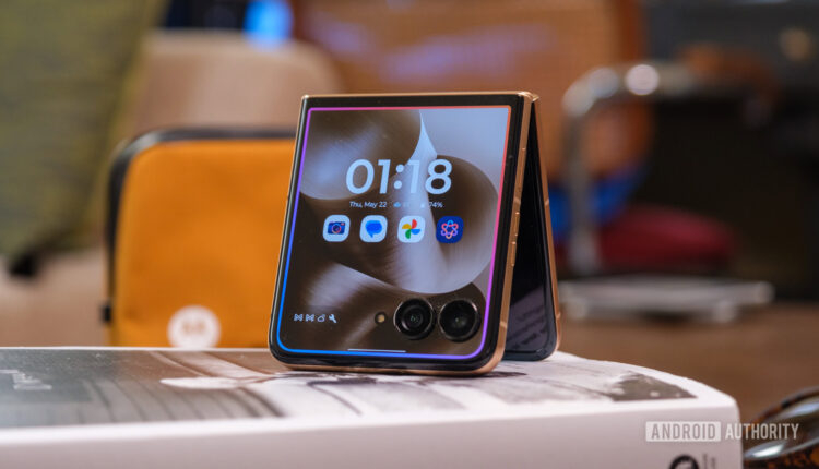 Motorola Razr Ultra tent mode ai rainbow.jpg