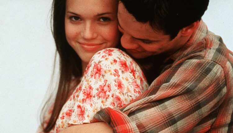 Rs 1200x1200 210125074542 1200 a walk to remember 2002 gj copy.jpg