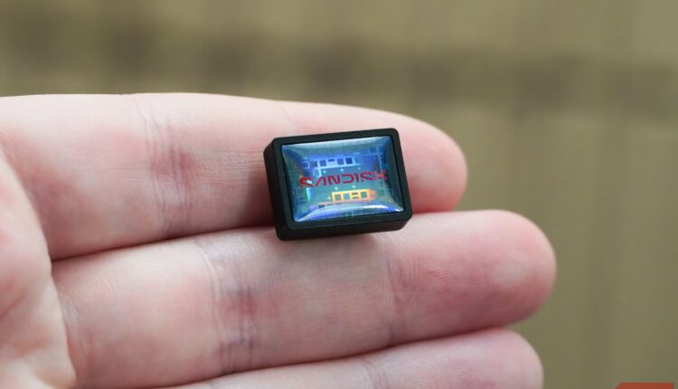 Sandisk extreme fit 1.jpg