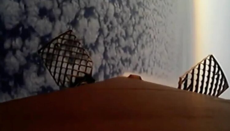 Falcon 9 landing.jpg