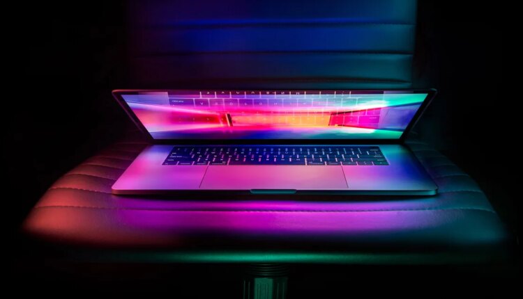 Macbook pro neon light 001.jpg