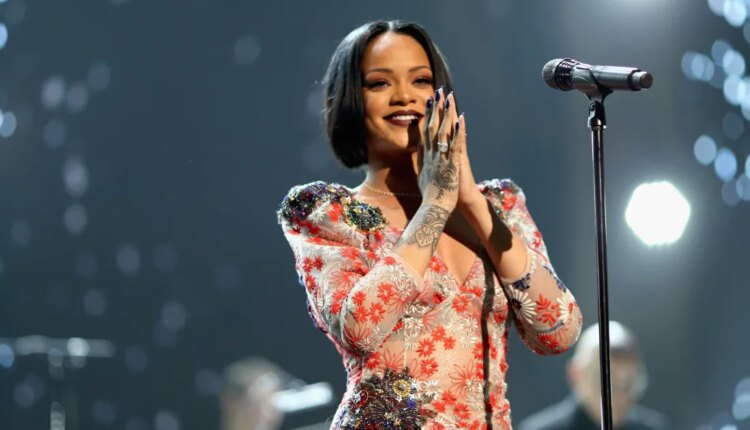 Rihanna 2016 510125810.jpg