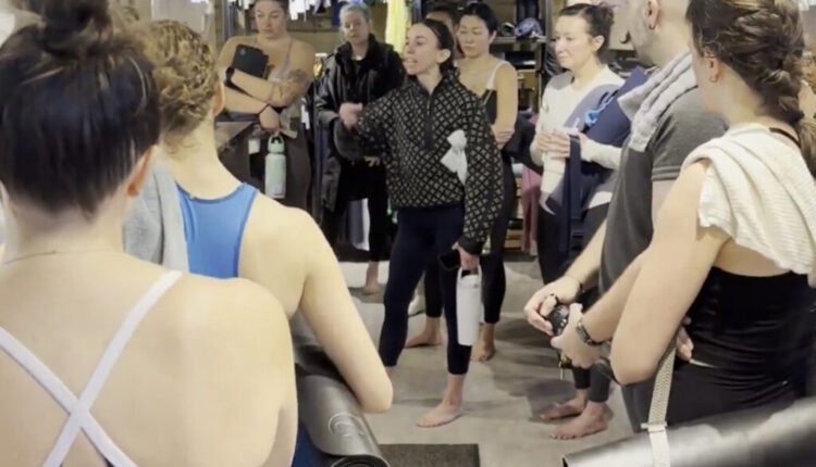 Yoga mob 1024x768.jpg