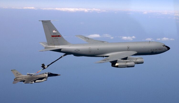 1280px KC135 refueling.jpg