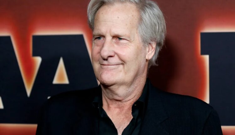 Jeff daniels actor red 2249862824.jpg