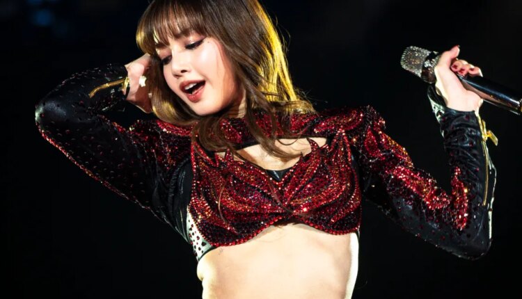 Lisa blackpink 2191305061.jpg