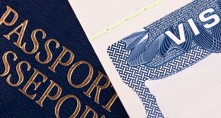 Passport visa fotolia.jpg