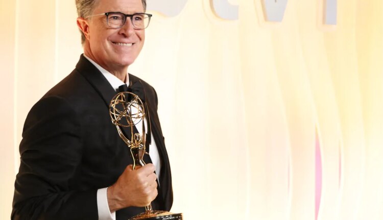 Stephen colbert 2235010220.jpg