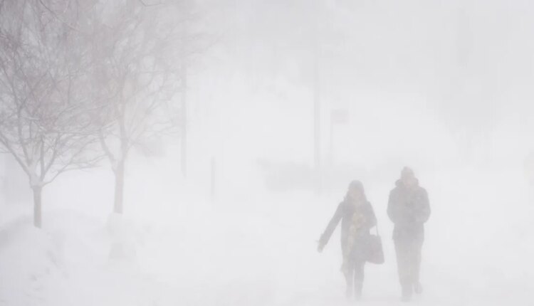 This college students walk to class in a snow storm has parents feeling vindicated 96552267.jpg