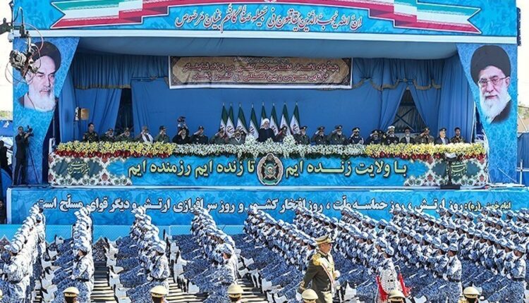 Military parade in Irans Army day April 2016 09.jpg