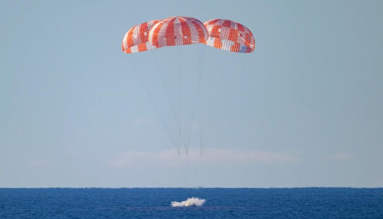Nasa artemis2 splashdown 5920.jpg
