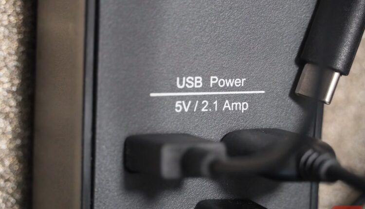 Power strip usb ports 11.jpg