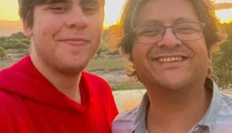 Rs 1200x1200 230622135930 1200 submersible passengers.jpg