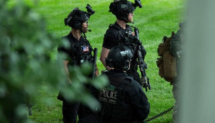 Members of the us secret service uniformed division 8f1460 1024 1000x600.jpg