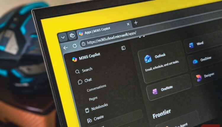 Microsoft office 365 online open on a hp laptop 2.jpg