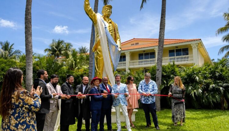 Trump worship.jpg