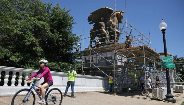 Equestrian statues.jpg