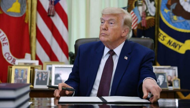 Trump oval office.jpg