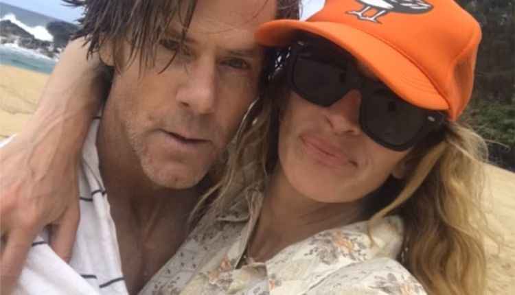 Rs 1200x1200 210704154648 1200 julia roberts danny moder anniversary fourth of july 2021 instagram c.avif