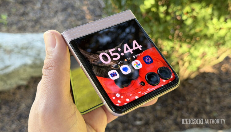 Motorola Razr 2026 folded in hand scaled.jpg