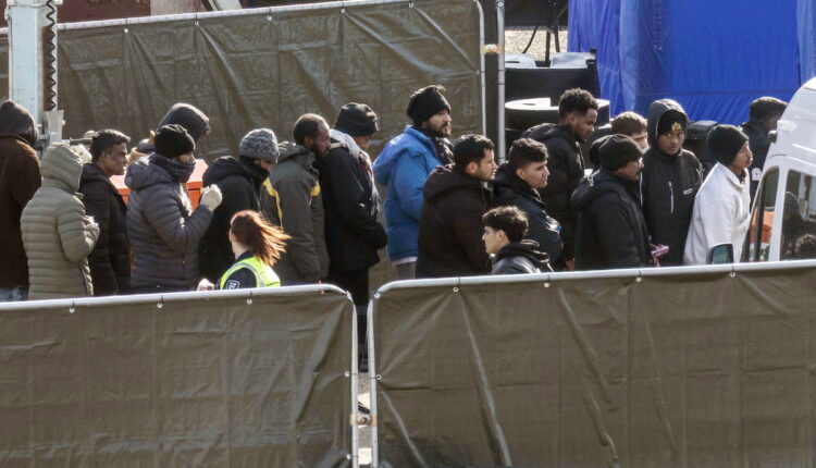 Uk migrants.jpeg