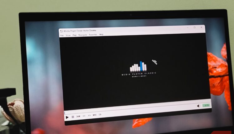 Hp pavilion gaming laptop displaying mpc hc media player.jpg
