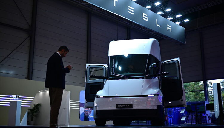 Teslasemi 1024x648.jpg